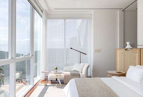 Penthouse with 360° Ocean Views: Light-Filled Brazilian Retreat - 6