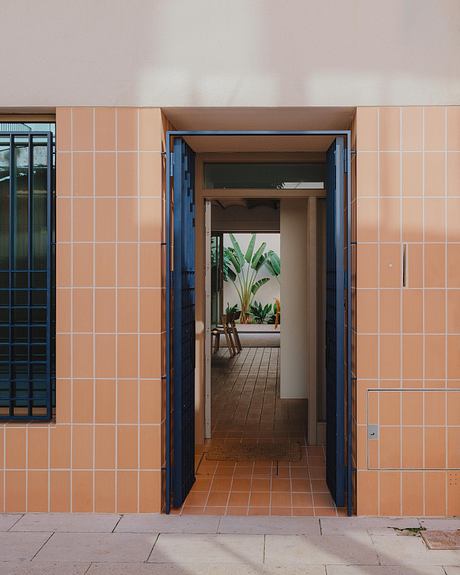 Antònia & Roger: A Narrow Barcelona House Shaped For Family Life - 7