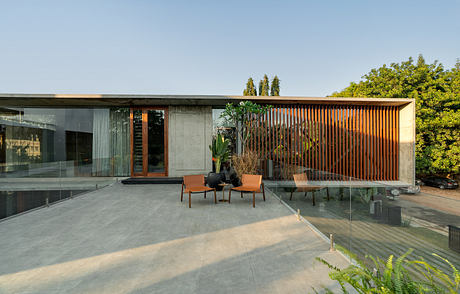 The Long House by Crest Architects - 8