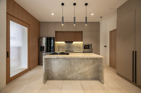 The Oasis House: Split-Level Urban Courtyard Home in Bangkok - 5