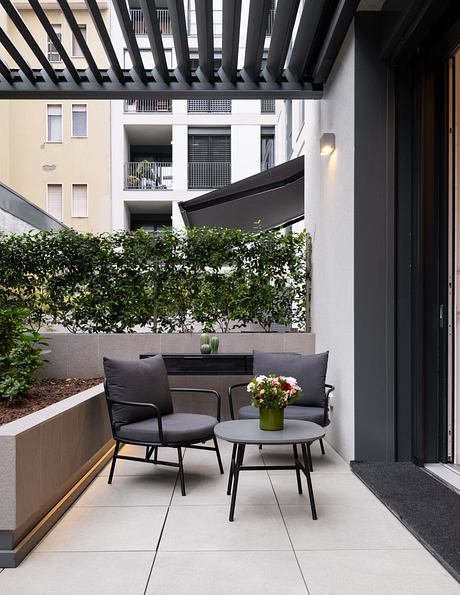 Urban Villa in Milan Balances Light, Warmth, and Height Inside - 8