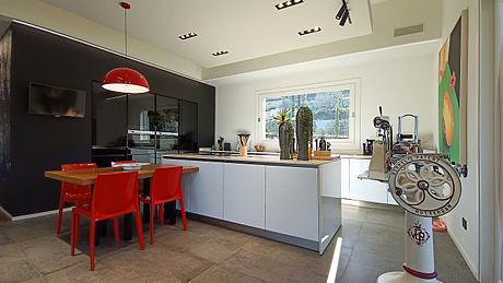 Villa MA: Color-Rich Italian Villa with Playful Contemporary Interior - 7