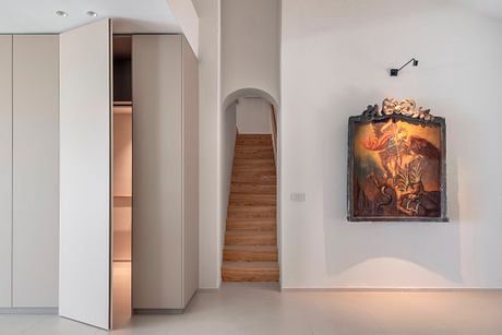 Baia del Silenzio House Recasts a 1970s Shell for Coastal Living - 8