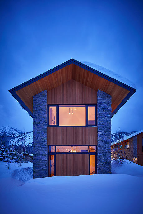 Casita: Compact Western Guest House Crafted for Deep Winter Stays - 9