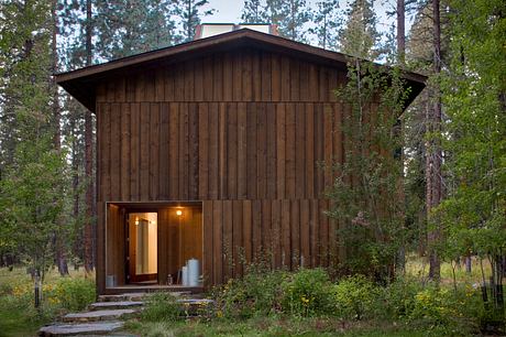North Bank Road: Exploring Barn Form in a Forest House Setting - 8