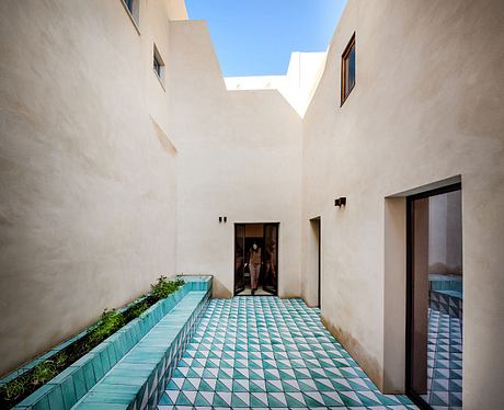 Casa SC: Adaptive Barn Home in Menfi with Soulful Rural Character - 9