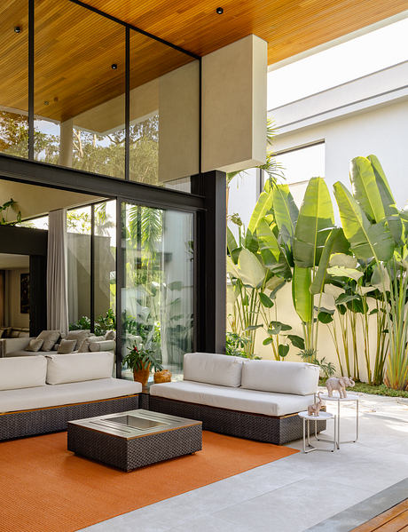 CLM Residence Balances Urban Comfort With a Deep Forest Connection - 10