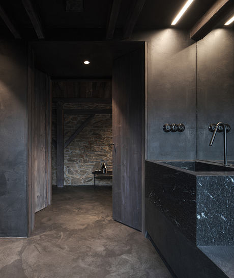 Cottage a Vysočina Recasts The Attic With Dark Timber - 9