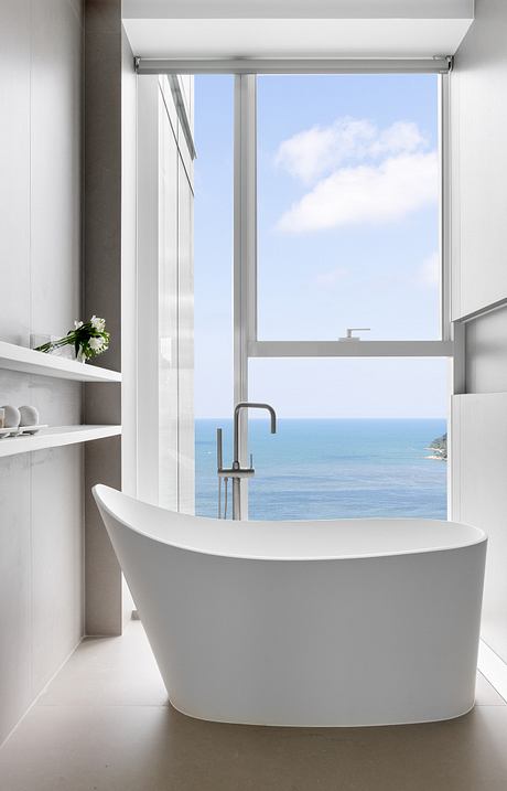 Penthouse with 360° Ocean Views: Light-Filled Brazilian Retreat - 9