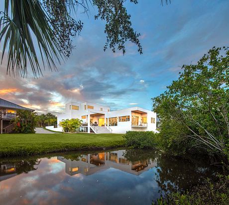 TreeTop House by SOLSTICE Planning and Architecture - 9