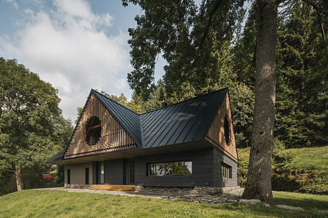 Strážné Cottage Reclaims Mountain Traditions for Contemporary Retreat - 10