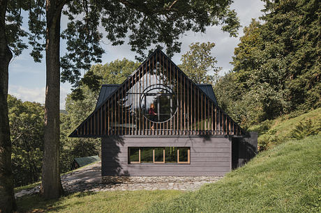 Strážné Cottage Reclaims Mountain Traditions for Contemporary Retreat - 11