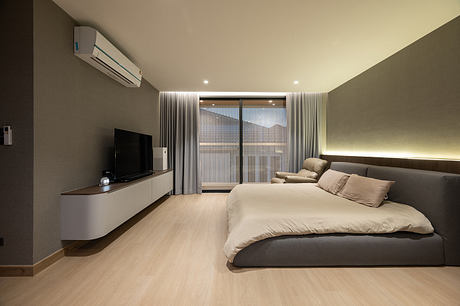 The Oasis House: Split-Level Urban Courtyard Home in Bangkok - 7