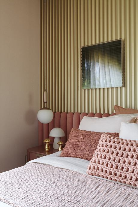 Cerâmica Apartment Shapes Calm Interiors Through Warm Stone and Wood - 10