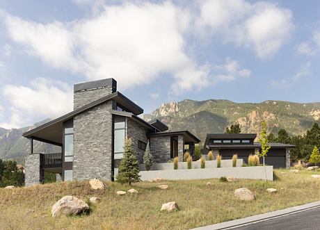 Hinge House by Workaday - 12