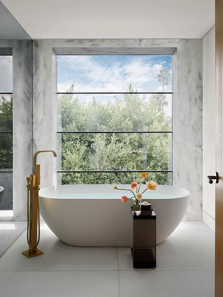 Palm Residence: Warm Minimalism in a Layered Beverly Hills House - 13