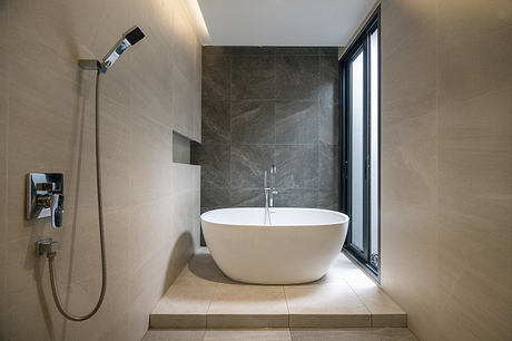 The Oasis House: Split-Level Urban Courtyard Home in Bangkok - 8