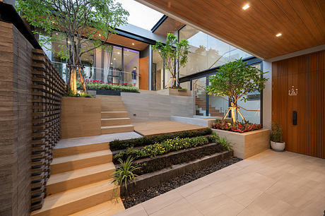 The Oasis House: Split-Level Urban Courtyard Home in Bangkok - 9