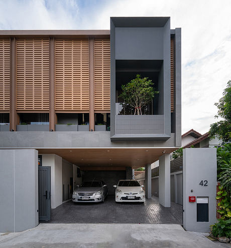 The Oasis House: Split-Level Urban Courtyard Home in Bangkok - 10