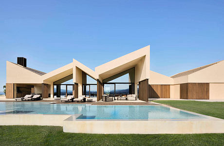 Clos de la Vila by Ramón Esteve Estudio