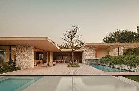 Grama House by Arthur Casas