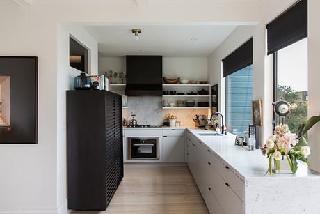 Valley House Uses a Refined Palette to Quiet the Victorian Interior - 3