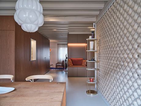 Ca’ Nichetto Frames Venetian Memory in a Two-Level Apartment - 4