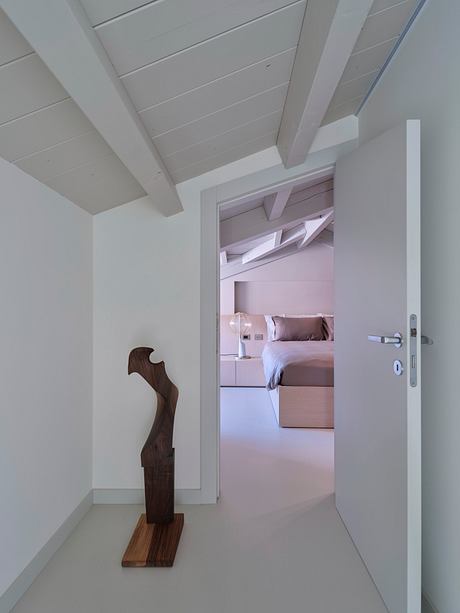 Ca’ Nichetto Frames Venetian Memory in a Two-Level Apartment - 7