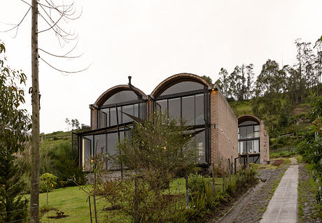 Horno de Pan Opens Toward the City Across the River - 8