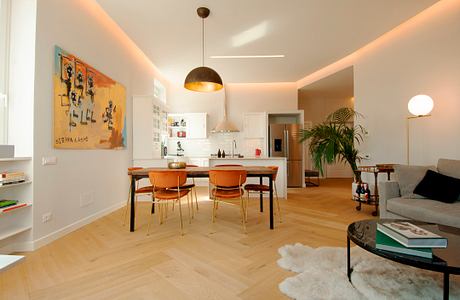 Casa L&FM: Marble Gives the Renovation Its Character